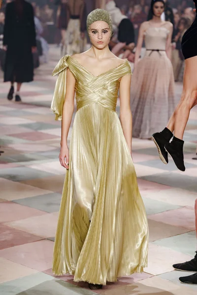 Look 26